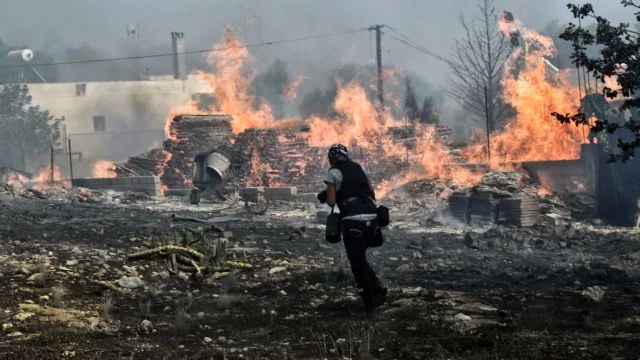 Σοκαρισμένες ρεπόρτερ και παρουσιάστρια: «Δεν πρόλαβα να της πω ούτε αντίο, έφευγα και την έβλεπα να καίγεται»!